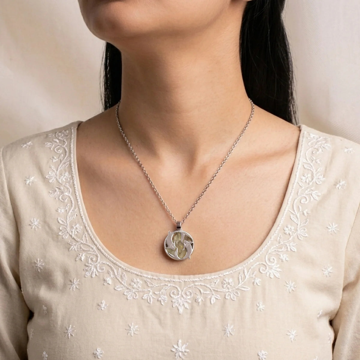 Unisex Pisces Pendant (‡§Æ‡•Ä‡§® ‡§∞‡§æ‡§∂‡§ø) with Citrine | VastuKosha by Acharya Anuj
