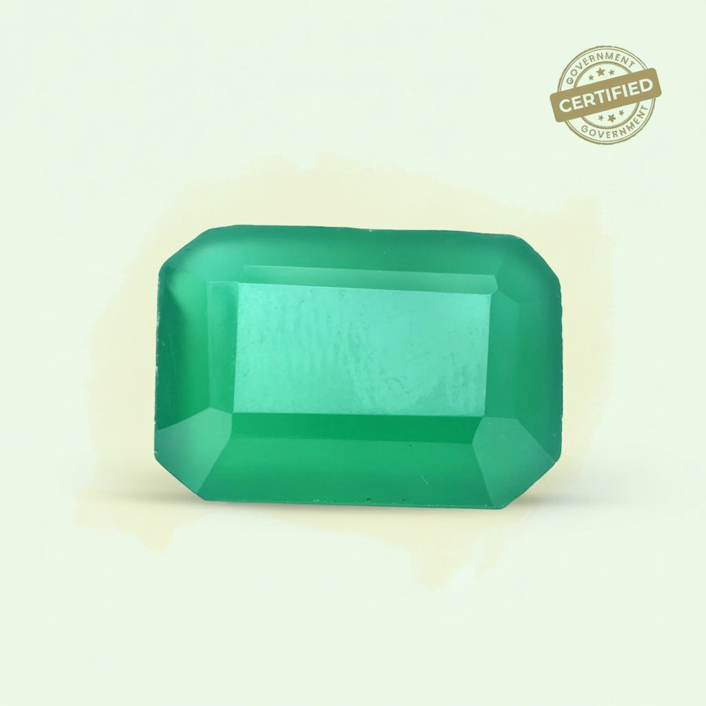 VASTUKOSHA natural emerald gemstone with a vibrant green colour and emerald cut, suitable for Jyotish practices.